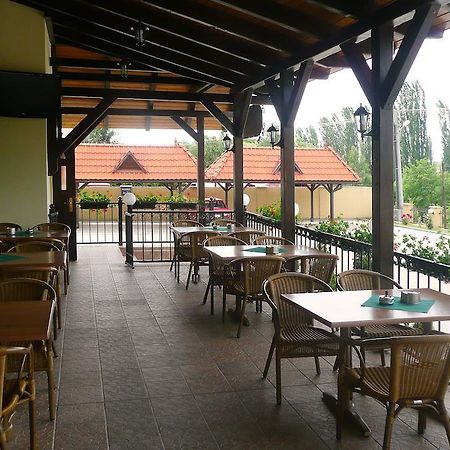Penzion Kastiel Velky Krtis Buitenkant foto